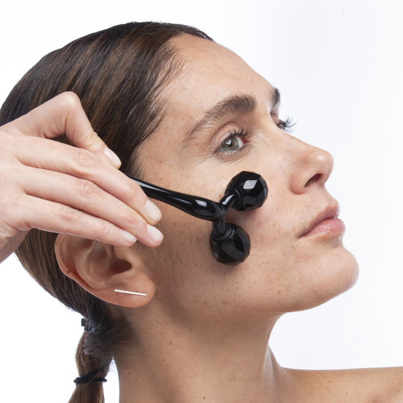 Comfort Zone: MERCHANDISING DOUBLE HEADED FACE ROLLER  Black jade face roller -1.jpg
